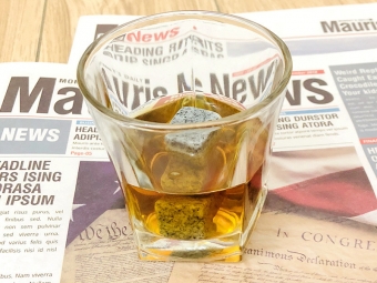grey granite whisky ice cubes Barware Tool Sets for Father's Day without dilute Heineken